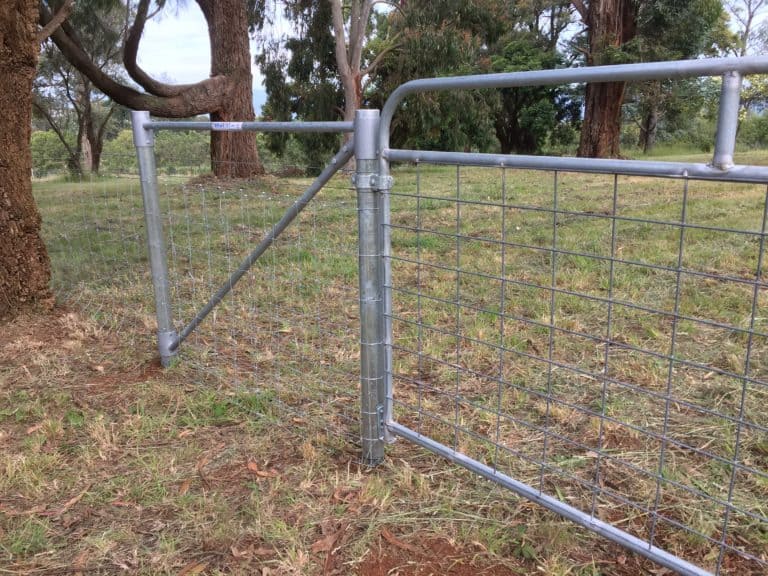 Fencestay End Assembly Showing a Whites Ballimore Gate